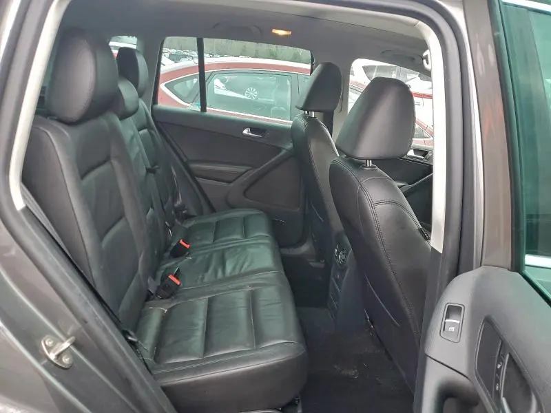 2016 VOLKSWAGEN TIGUAN S  