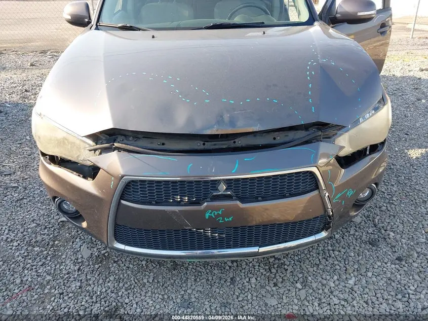 2011 MITSUBISHI OUTLANDER SE