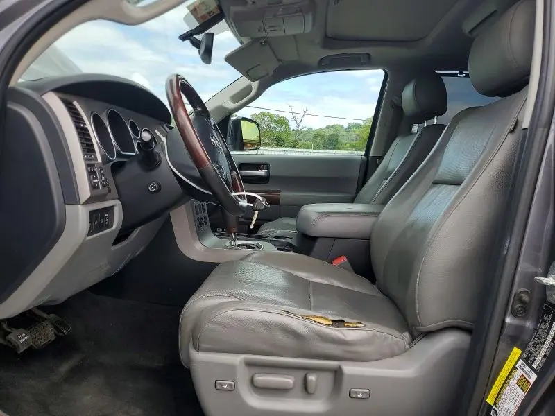 2013 TOYOTA SEQUOIA PLATINUM  
