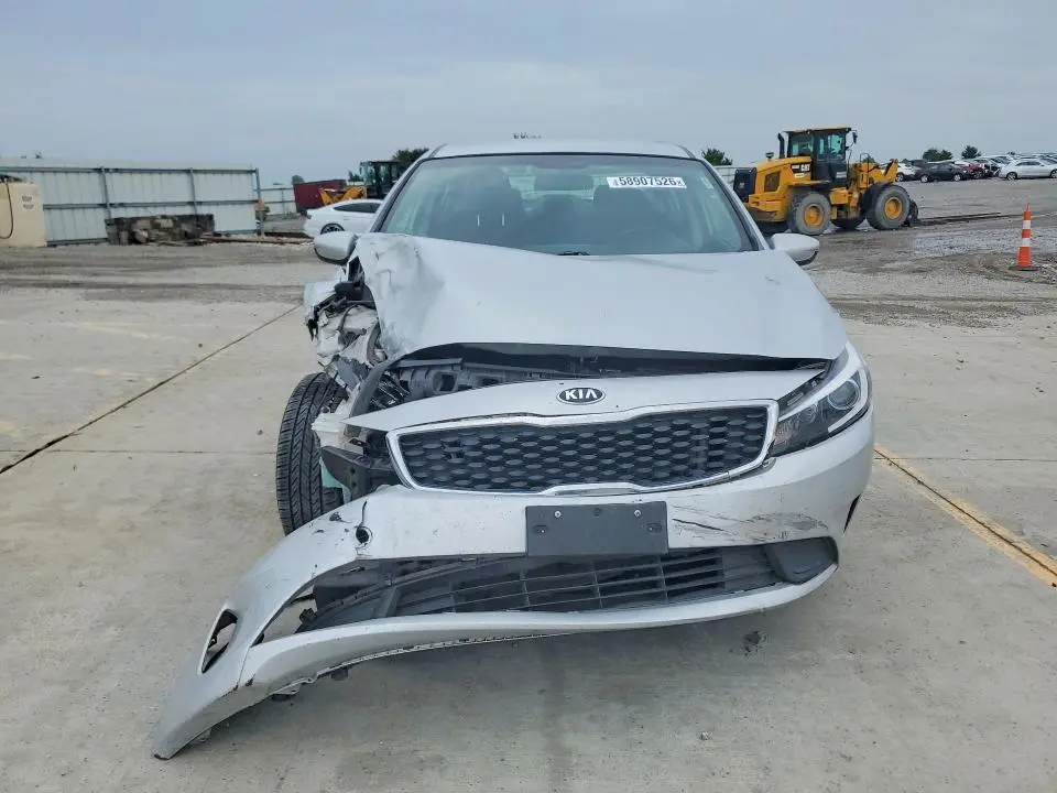 2017 KIA FORTE LX  