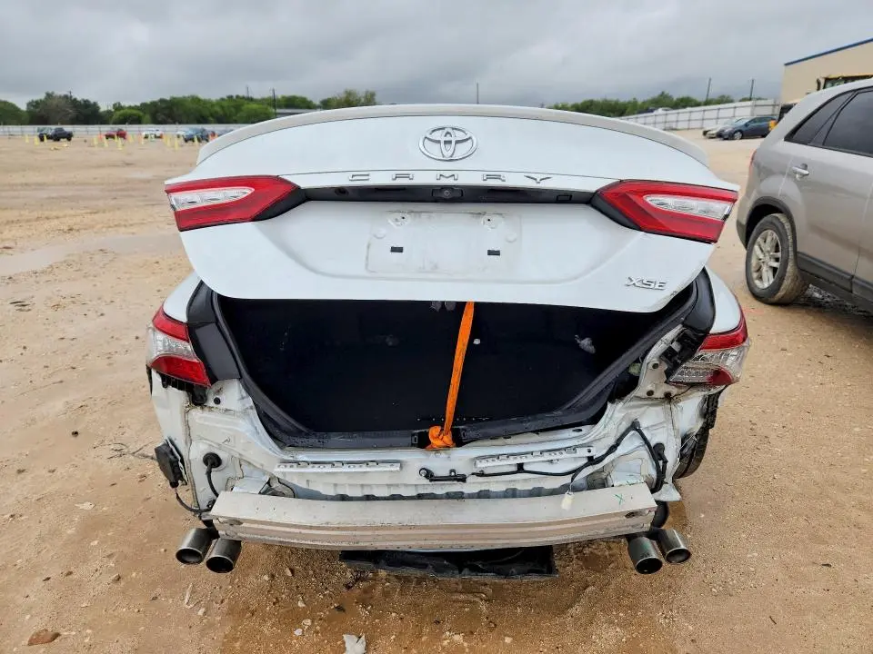 2018 TOYOTA CAMRY XSE V6  