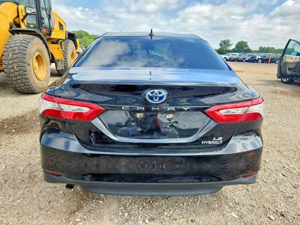 2019 TOYOTA CAMRY LE  