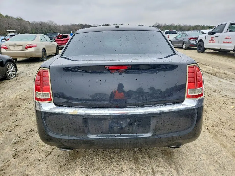 2011 CHRYSLER 300 LIMITED  