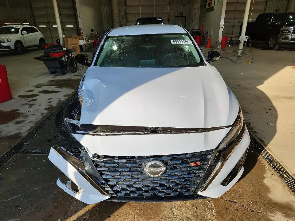 2025 NISSAN ALTIMA SR  