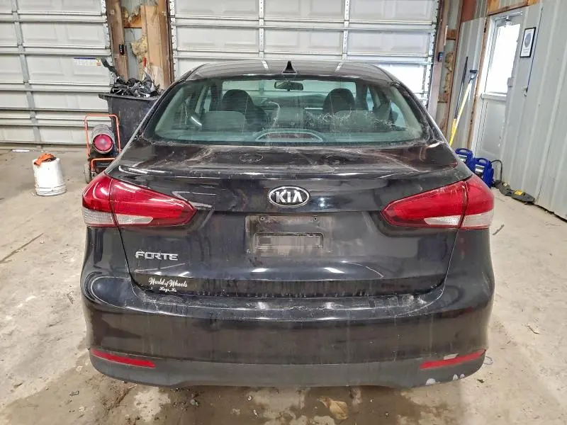 2017 KIA FORTE LX  