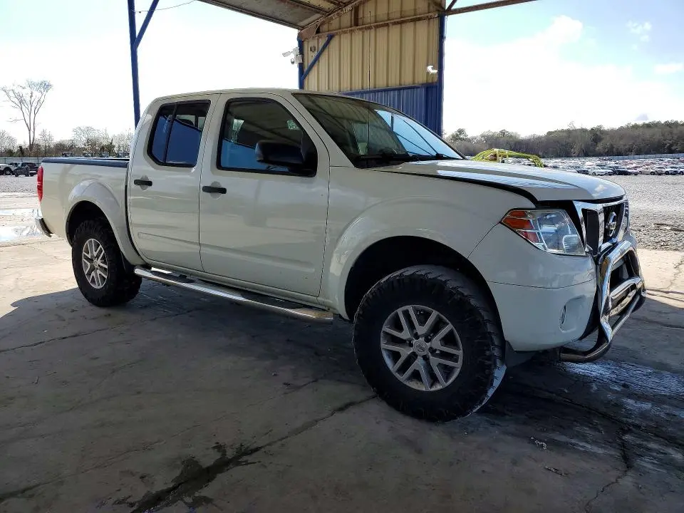 2014 NISSAN FRONTIER S  