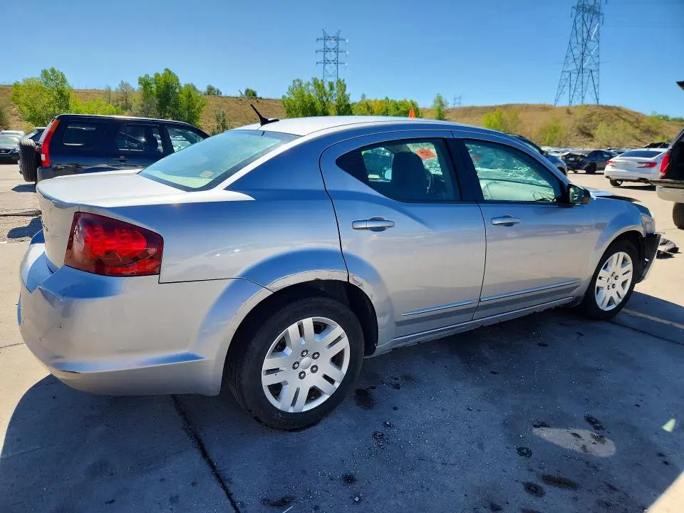 2013 DODGE AVENGER SE  