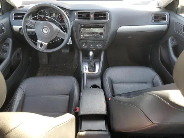 2013 VOLKSWAGEN JETTA SE  