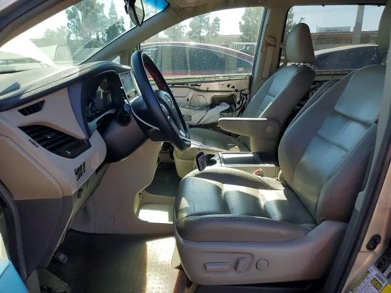2016 TOYOTA SIENNA XLE 8-PASSENGER  