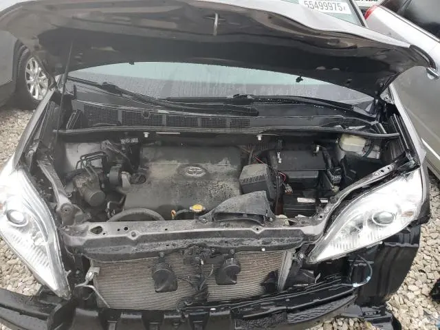 2016 TOYOTA SIENNA XLE  