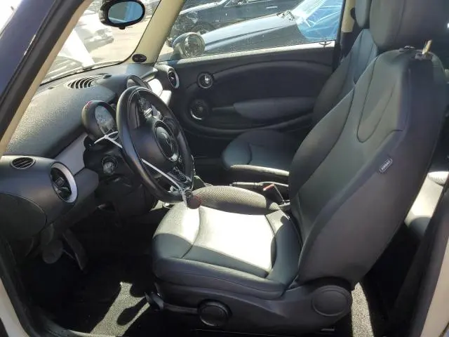 2011 MINI COOPER 