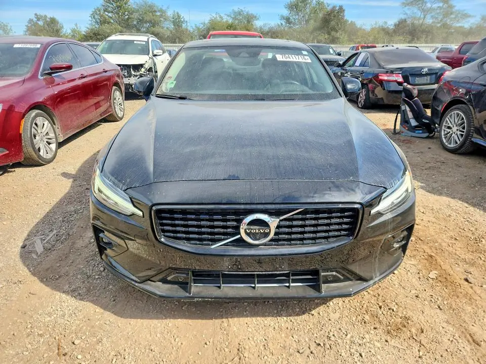 2021 VOLVO S60 T5 MOMENTUM  