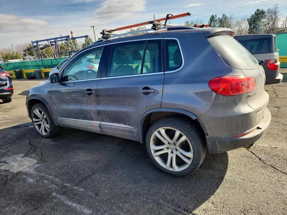 2013 VOLKSWAGEN TIGUAN S  