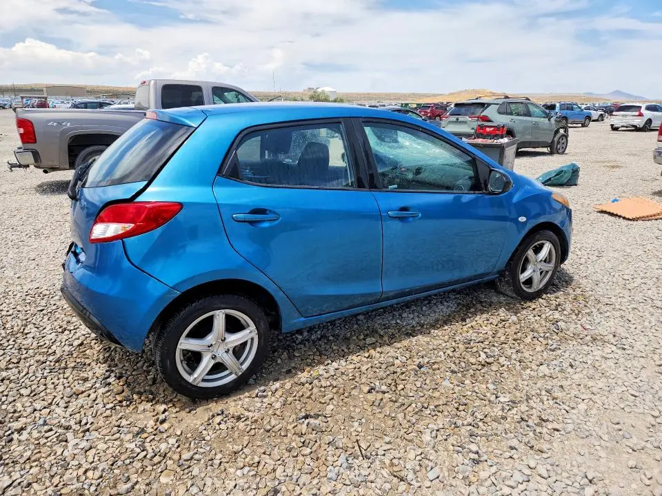 2012 MAZDA MAZDA2   