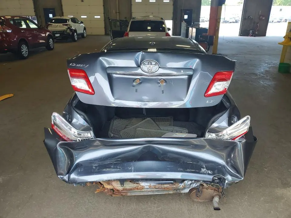 2011 TOYOTA CAMRY LE  