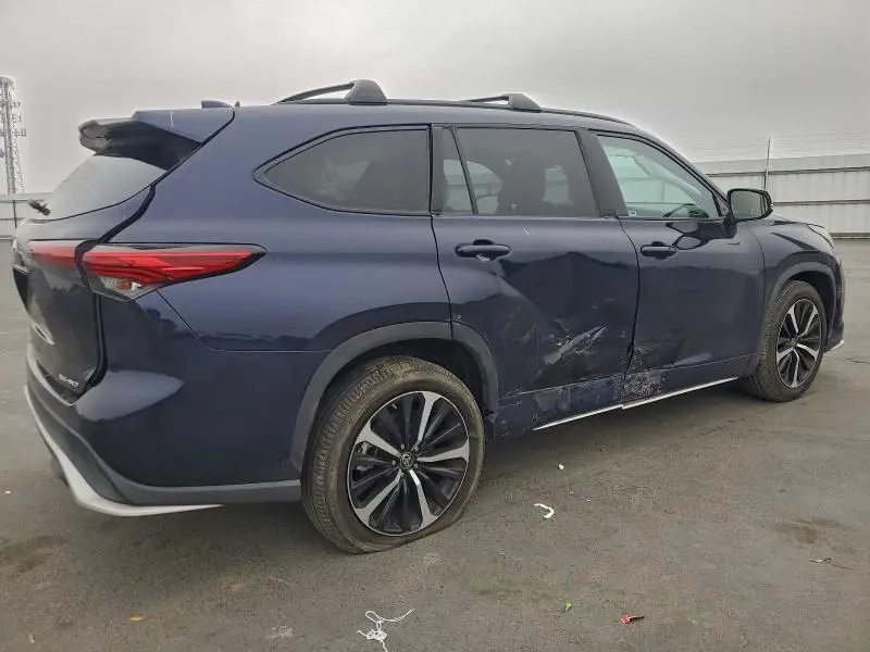 2021 TOYOTA HIGHLANDER XSE  