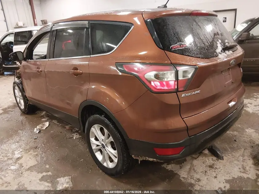 2017 FORD ESCAPE SE