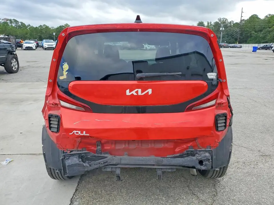 2022 KIA SOUL LX  