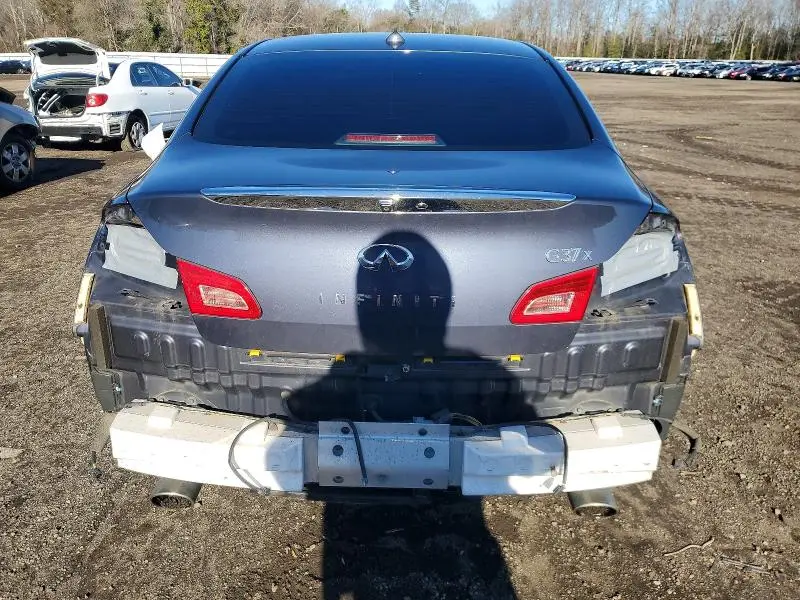 2011 INFINITI G37   