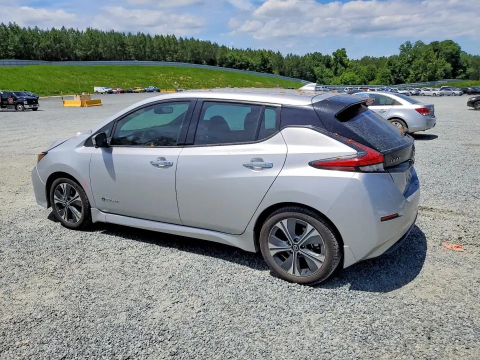2019 NISSAN LEAF SL  