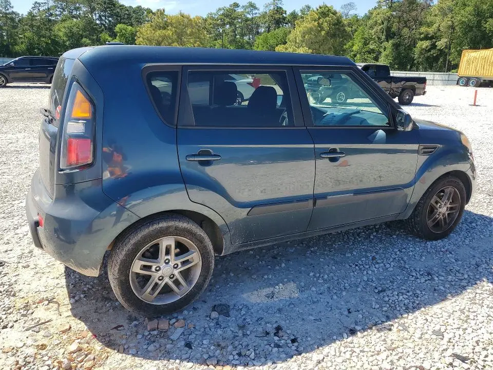 2011 KIA SOUL +  