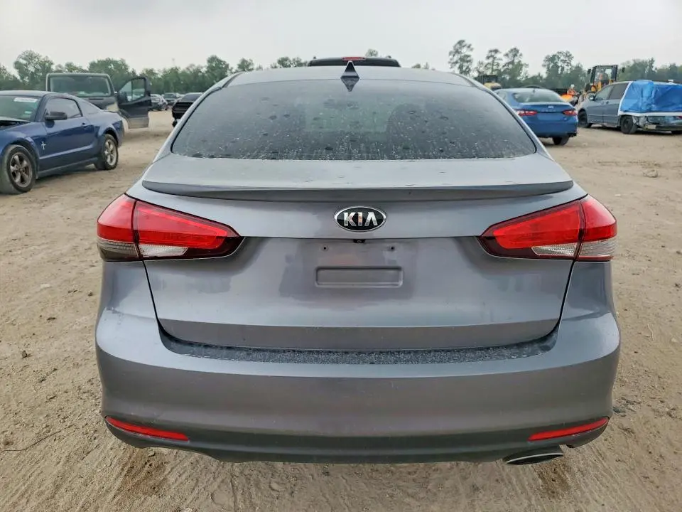 2017 KIA FORTE S  