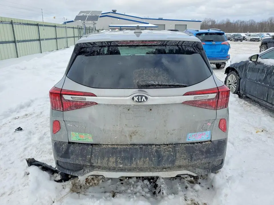 2021 KIA SELTOS LX  