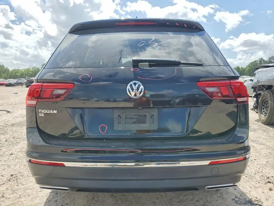 2021 VOLKSWAGEN TIGUAN SE  
