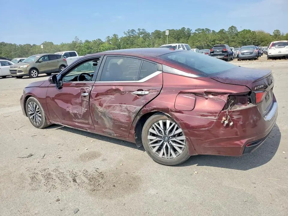 2023 NISSAN ALTIMA SV  