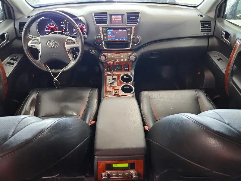 2013 TOYOTA HIGHLANDER LIMITED  
