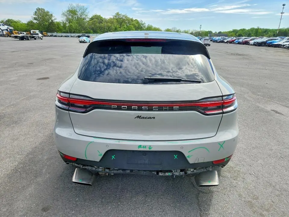 2021 PORSCHE MACAN   