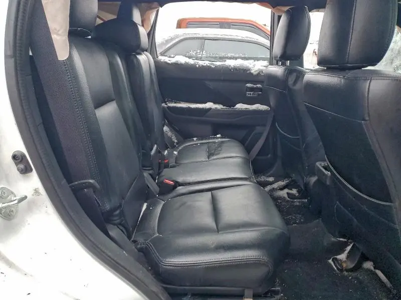 2018 MITSUBISHI OUTLANDER SE  