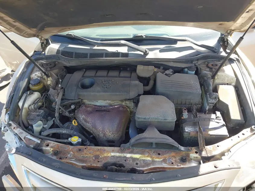 2010 TOYOTA CAMRY LE