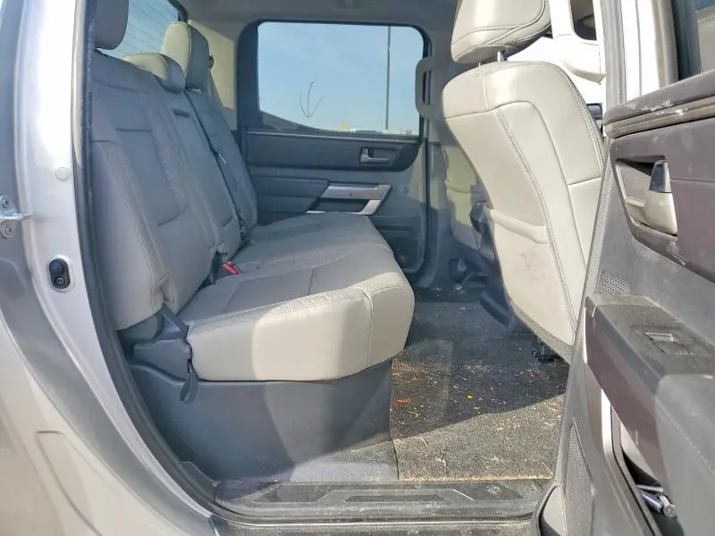 2023 TOYOTA TUNDRA SR5  