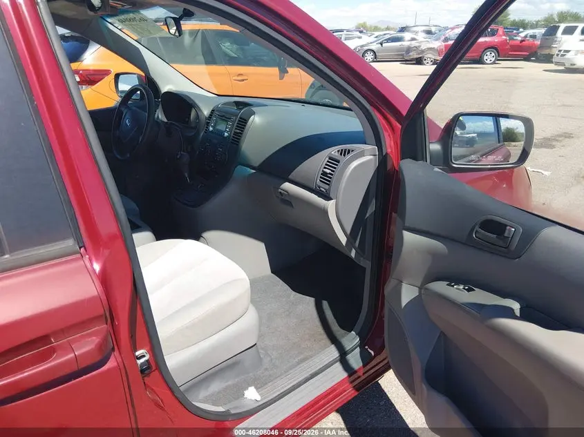 2014 KIA SEDONA LX