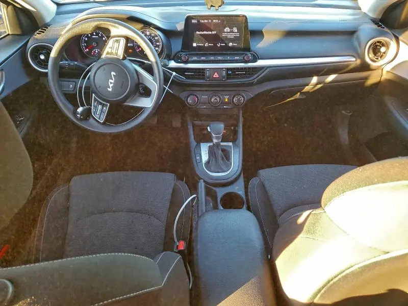 2024 KIA FORTE LX  