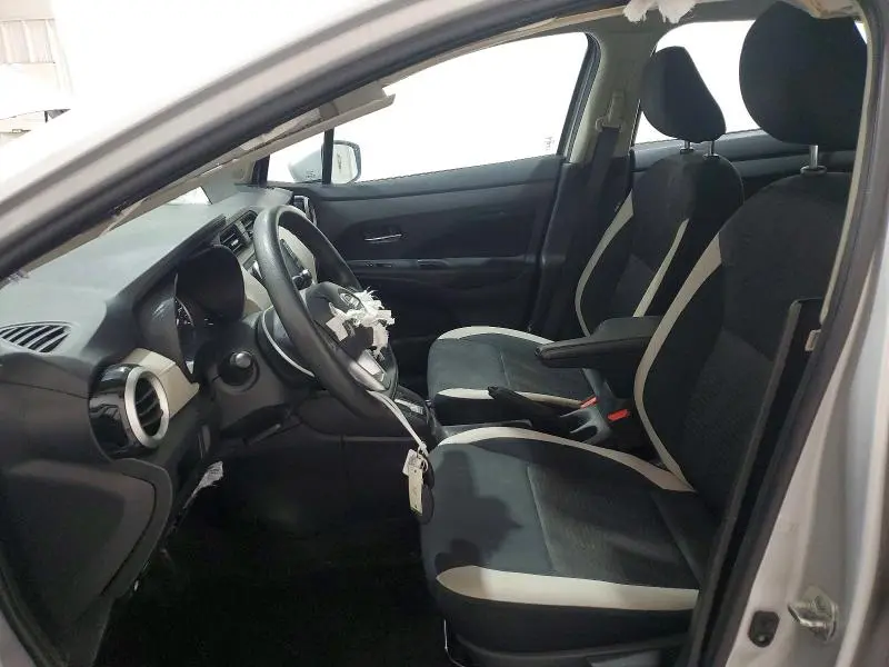 2022 NISSAN VERSA SV  