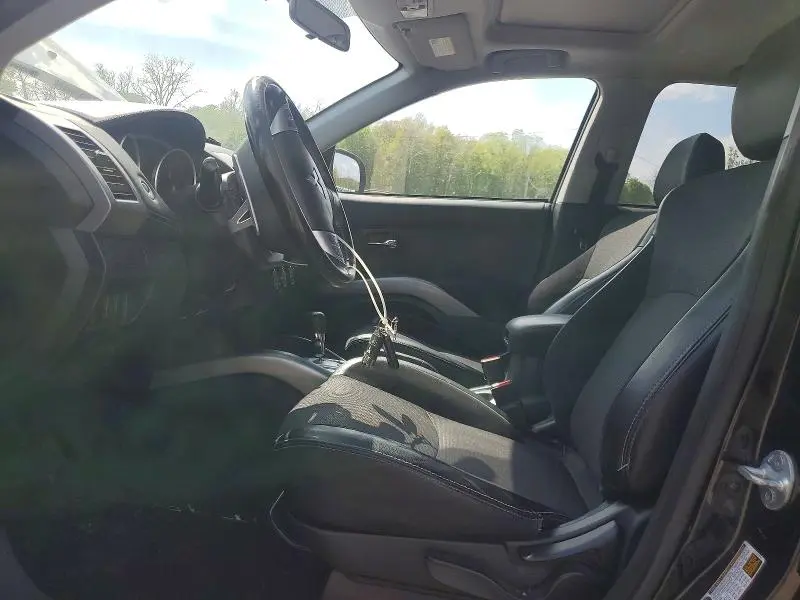 2011 MITSUBISHI OUTLANDER SE  