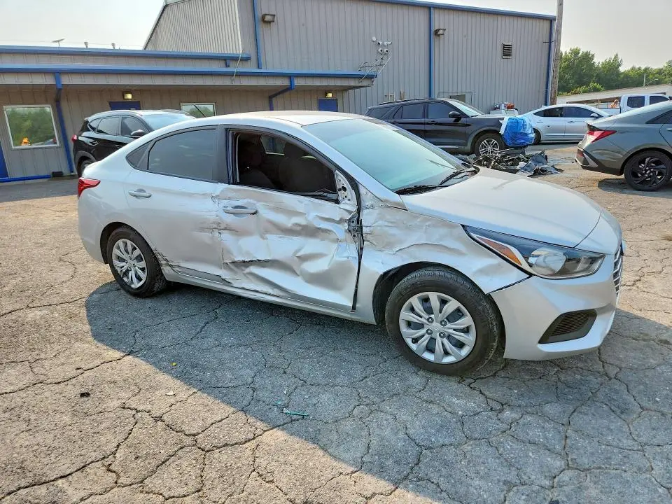 2022 HYUNDAI ACCENT SE  
