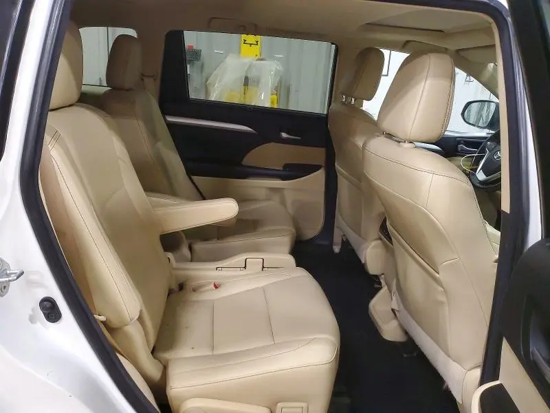 2017 TOYOTA HIGHLANDER XLE  
