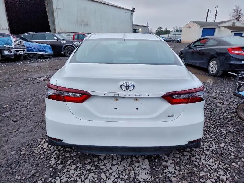 2022 TOYOTA CAMRY LE  