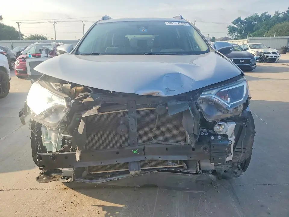 2018 TOYOTA RAV4 XLE  