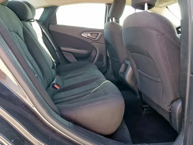 2016 CHRYSLER 200 LX  