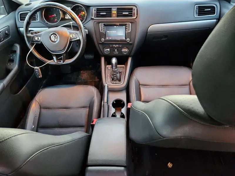 2017 VOLKSWAGEN JETTA SE  