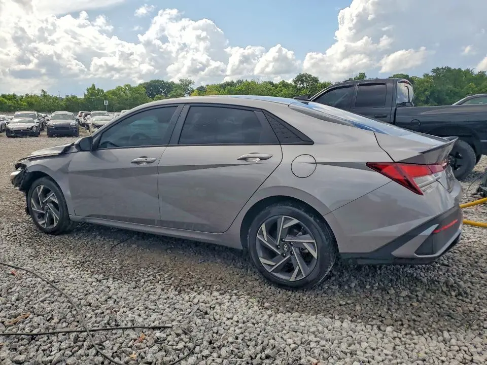 2025 HYUNDAI ELANTRA SEL SPORT  