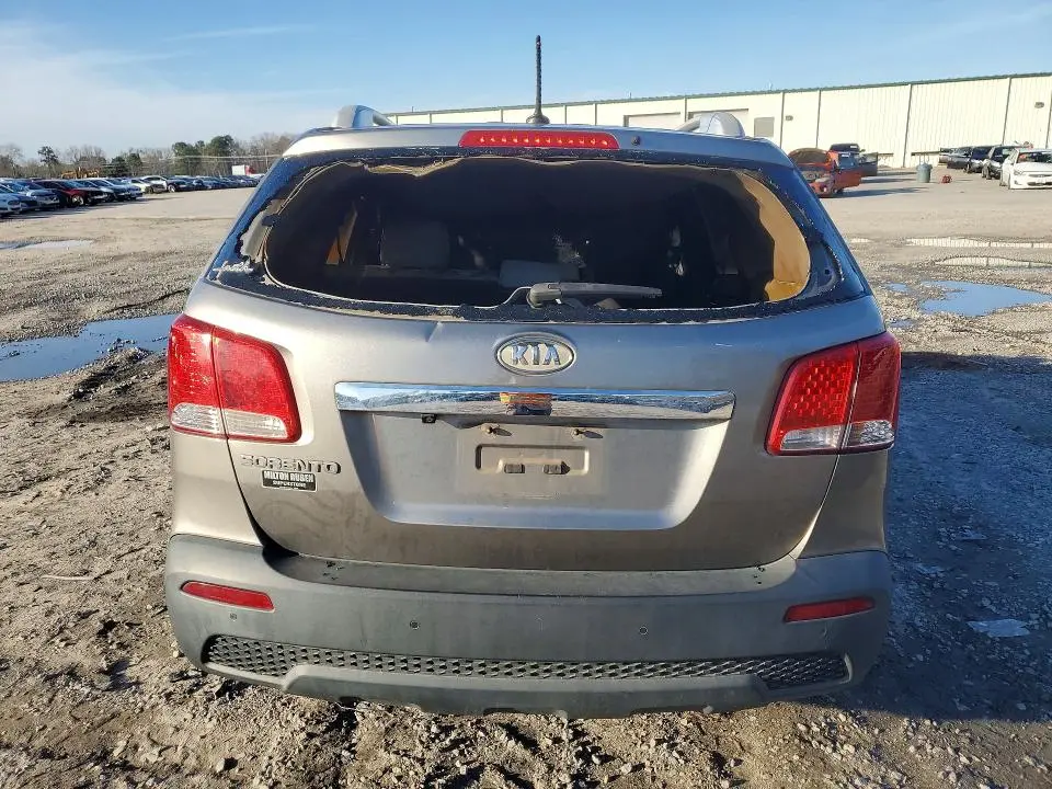 2011 KIA SORENTO BASE  