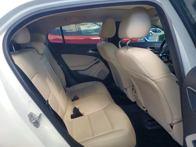 2015 MERCEDES-BENZ GLA 250 4MATIC  