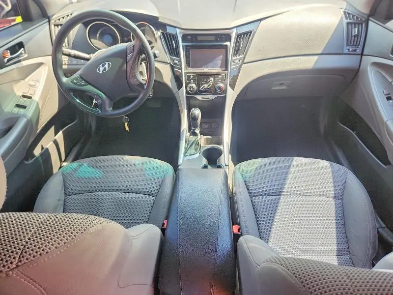 2012 HYUNDAI SONATA GLS  