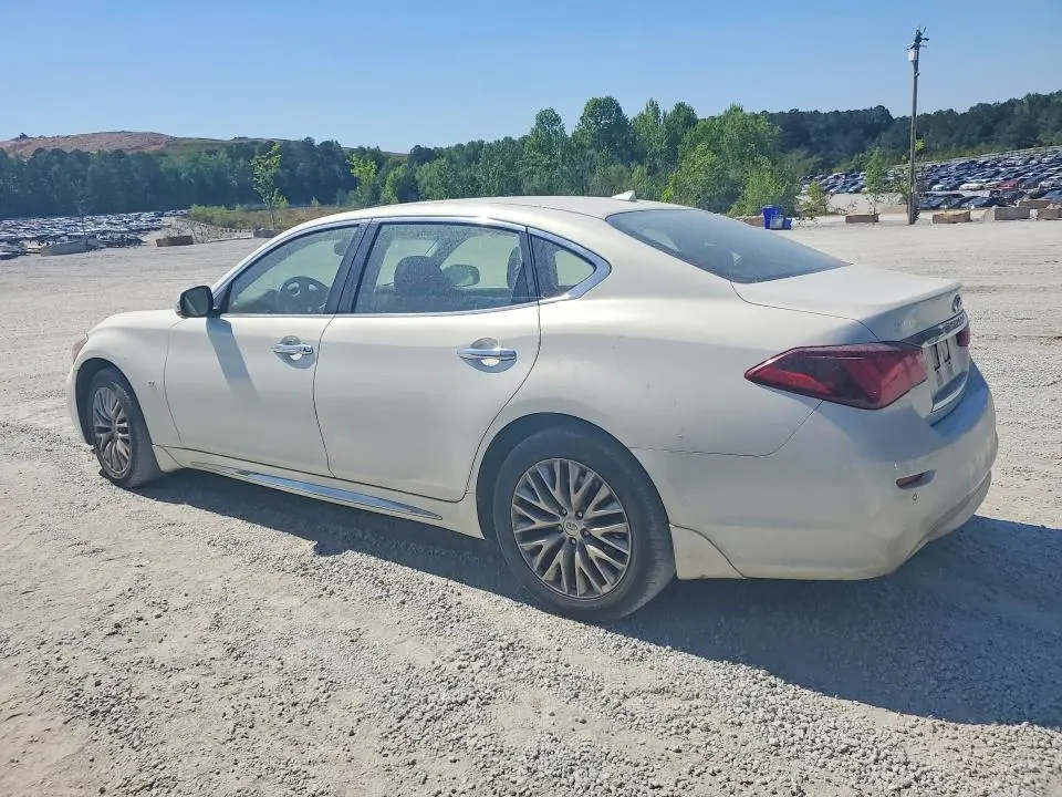 2015 INFINITI Q70L 3.7  