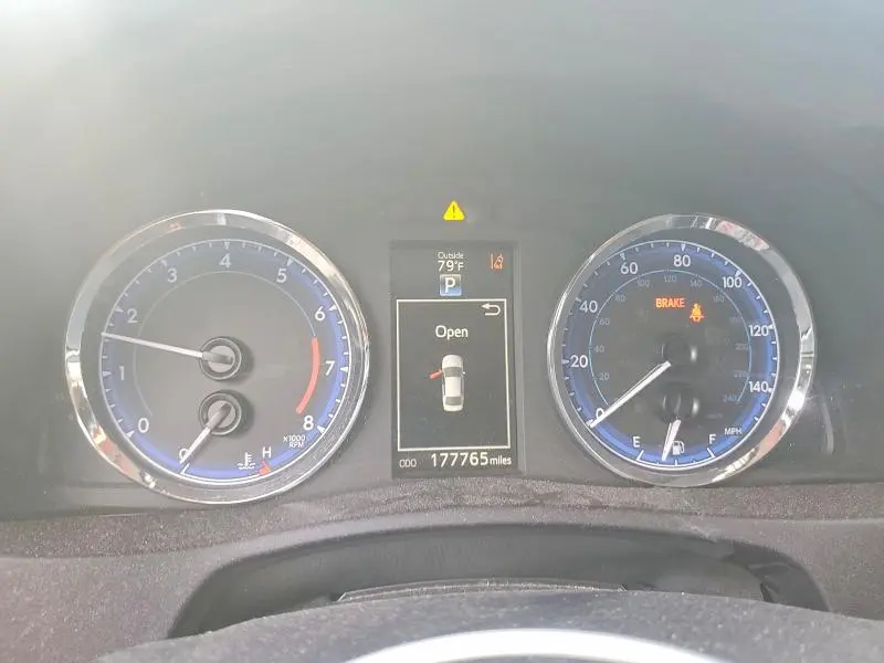 2018 TOYOTA COROLLA LE  